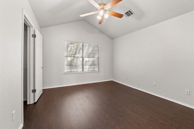 Building Photo - 160 Prairie Springs Loop