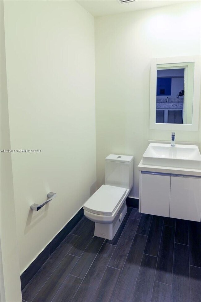 Building Photo - 10501 NW 66th St