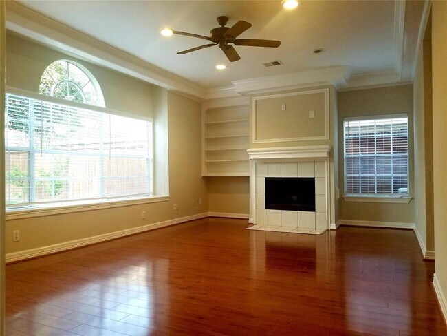 Building Photo - 14218 Swallowfield Dr