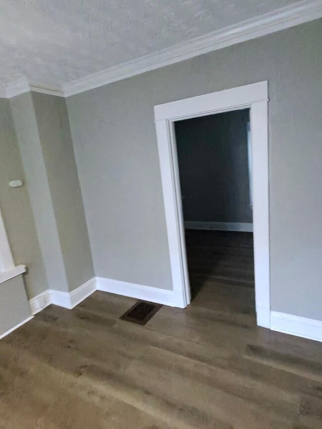 Building Photo - 10514 Mt Auburn Ave