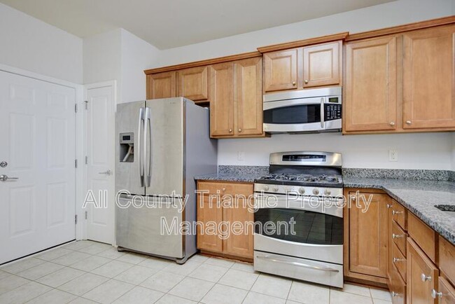 Building Photo - 408 Dyersville Dr
