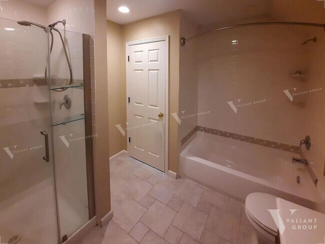 Building Photo - Spacious  5-Bedroom, 3-Bath Home in Midtown Springfield