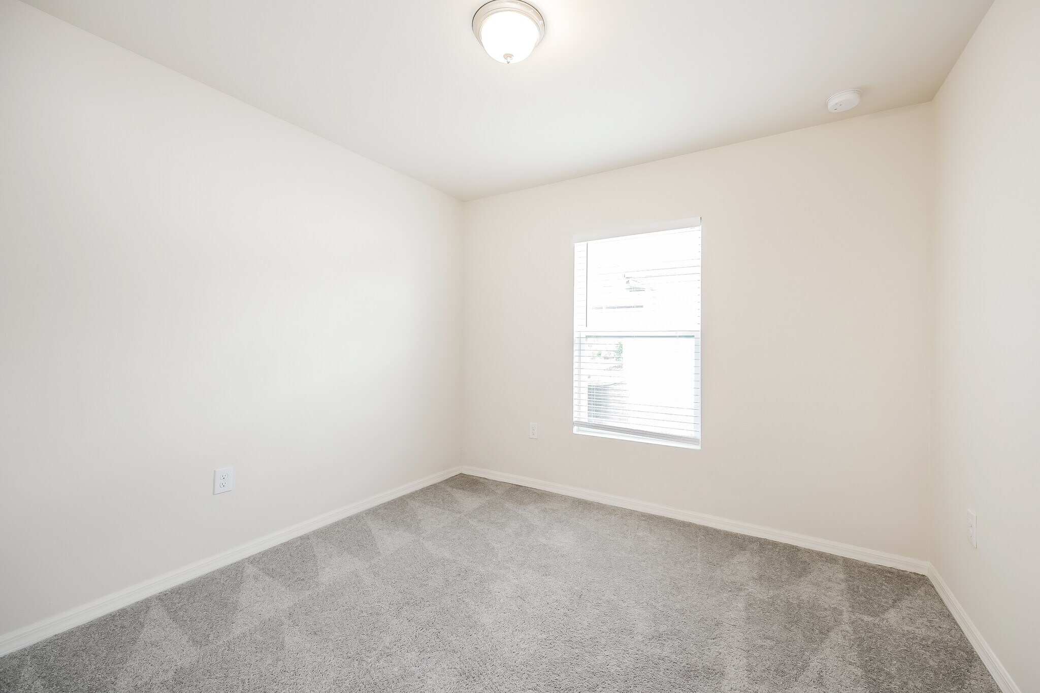 Building Photo - 4012 W Gator Cir