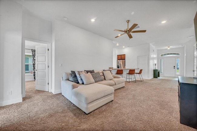 Building Photo - 5361 San Benedetto Pl