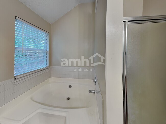 Building Photo - 4319 Caroline Ct