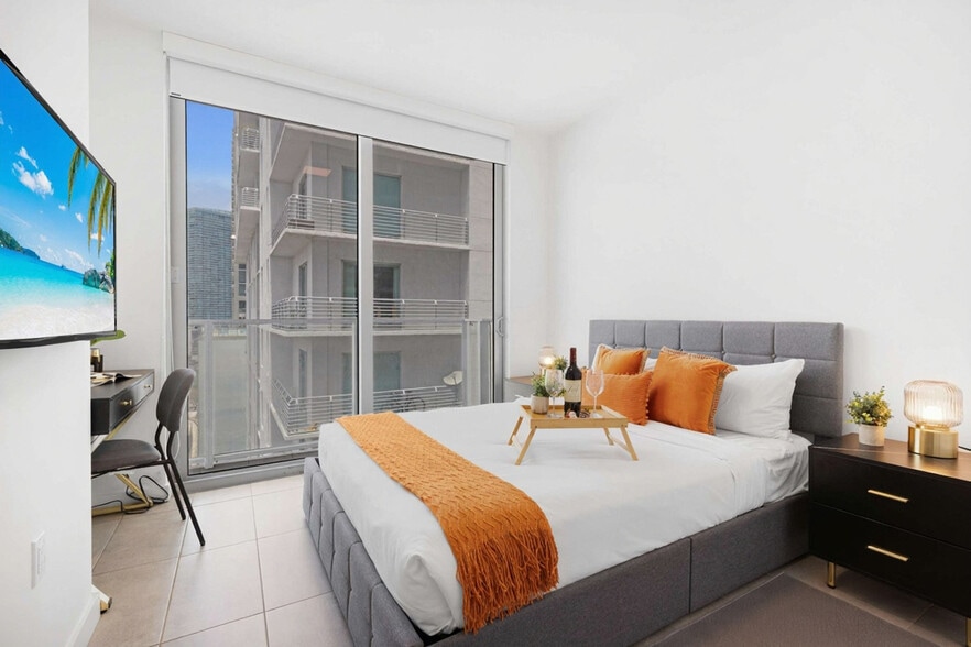 Building Photo - 227 NE 2nd St