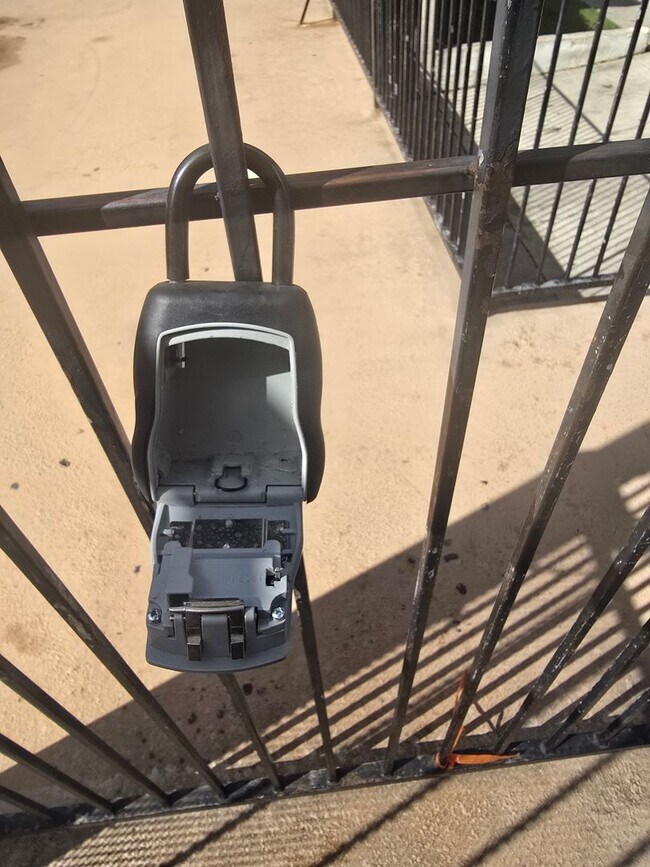 Building Photo - Hawthorne