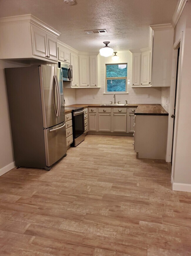 Building Photo - 13291 I-10