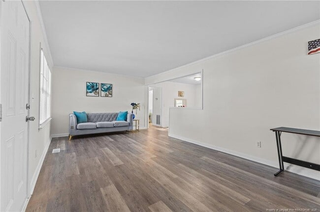 Building Photo - 306 Glenola St