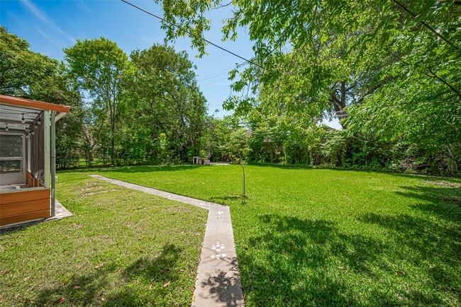 Building Photo - 12206 Ashcroft Dr