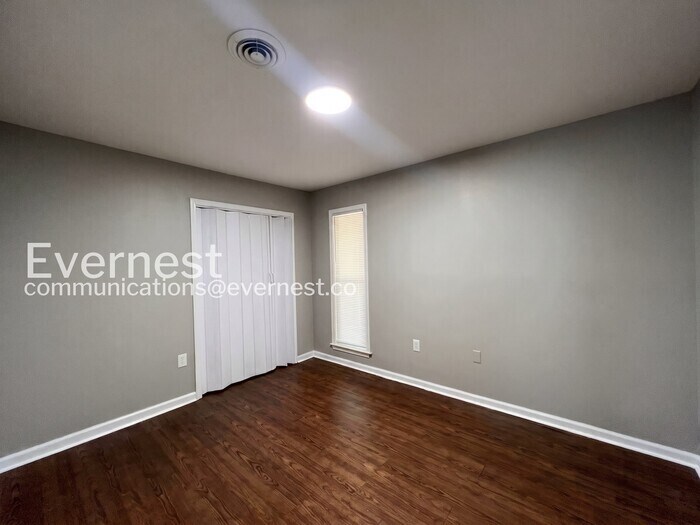 Building Photo - 5787 Northland Dr