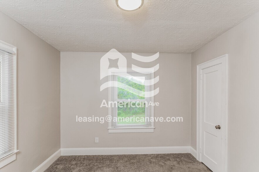 Building Photo - 107 Kensington Cir