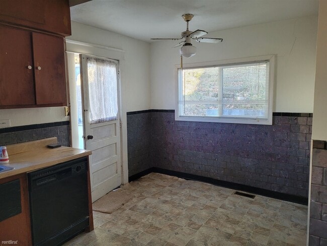 Building Photo - 2 br, 1 bath House - 922 Greendale Drive