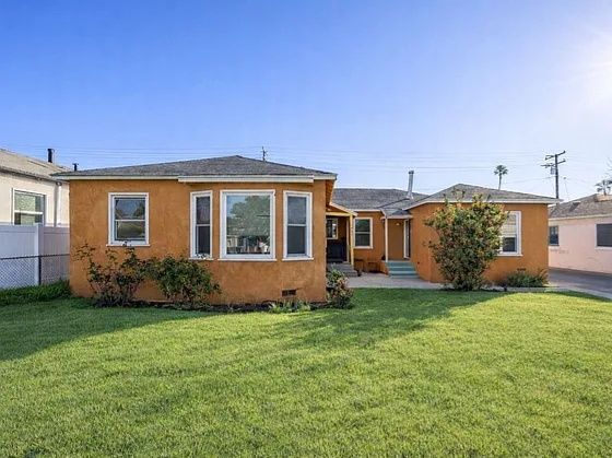 Building Photo - 9132 Crenshaw Blvd