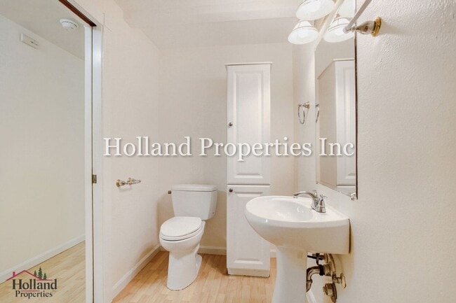 Building Photo - 13178 SW Tamera Ln