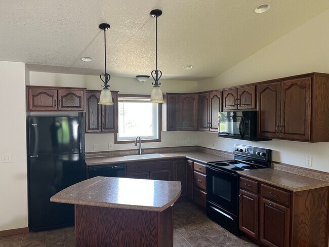 Building Photo - Pleasant Pine Acres
