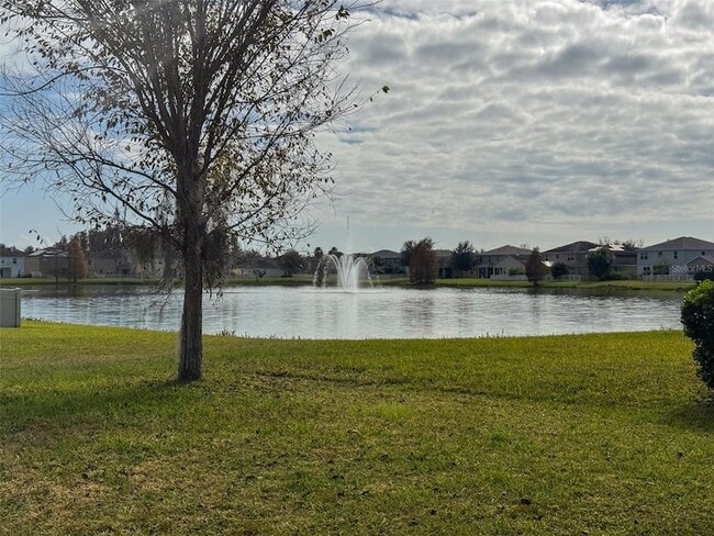 Building Photo - 10663 Pictorial Park Dr