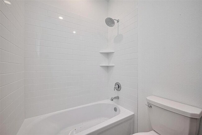 Building Photo - 2430 Dewford Fls Dr