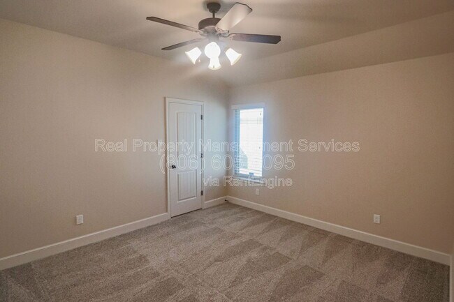 Building Photo - 9604 Justice Ave