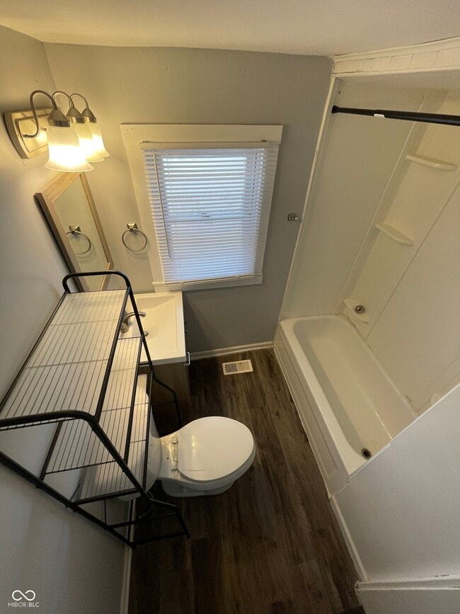 Building Photo - 93 S 5th Ave