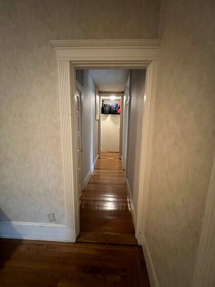 Building Photo - 73 Longwood Ave