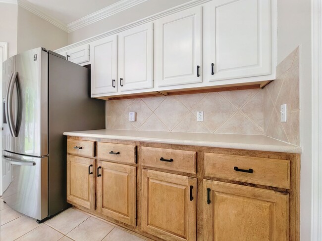 Building Photo - Beautiful Single Family - 4/BR 2.5/BA