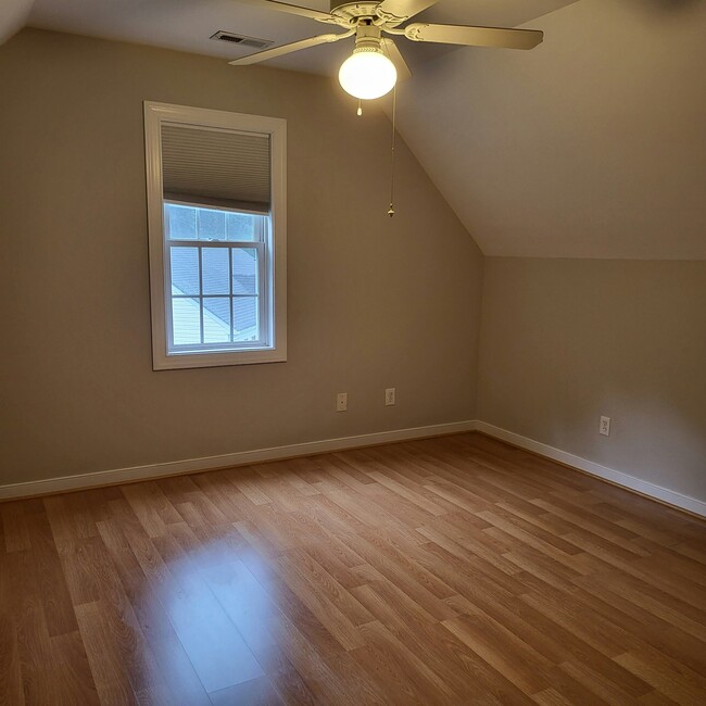 Building Photo - 12302 Hillcreek Cir