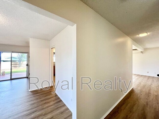 Building Photo - 95-693-693 Lewanuu St
