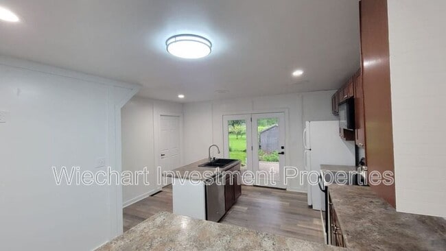 Building Photo - 720 N Moening St