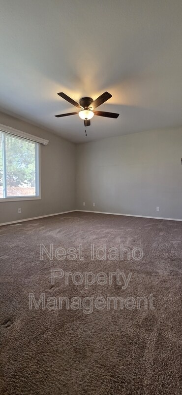 Building Photo - 1123 N Watson Way