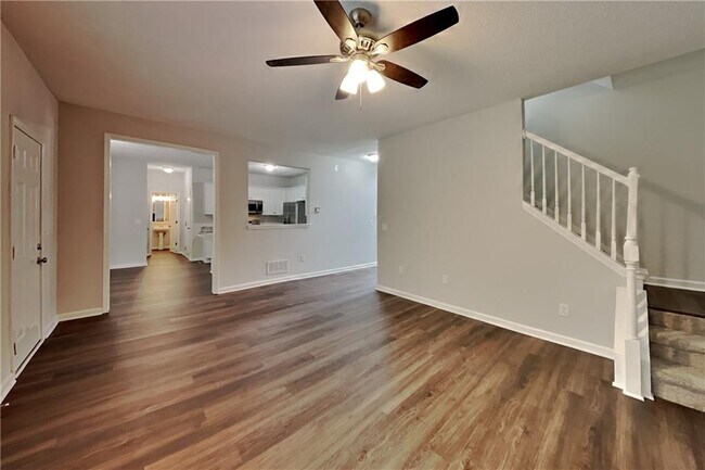 Building Photo - 114 Tannin Ct