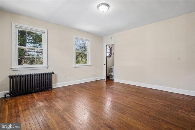 Building Photo - 3944 7th St NE