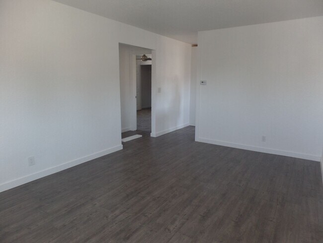 Building Photo - 2 + Bedroom / 1 1/4 Bath Home in Downtown Rodeo