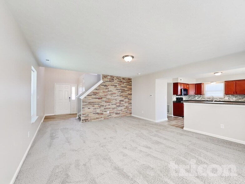 Building Photo - 561 Grassy Bend Dr