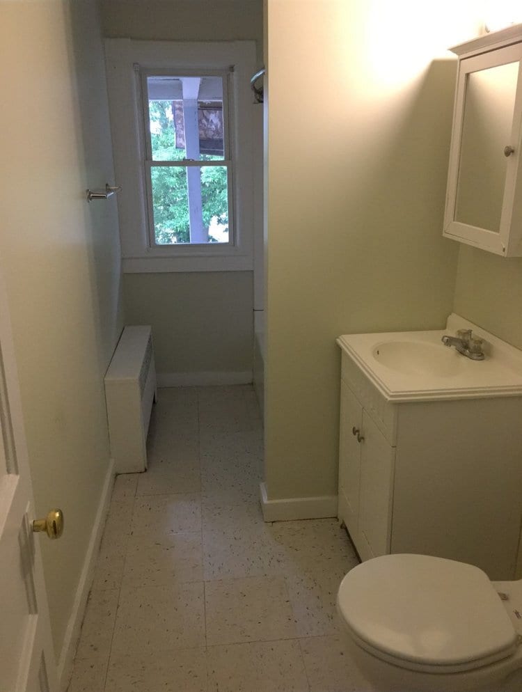 bath - 11 Hickok Pl