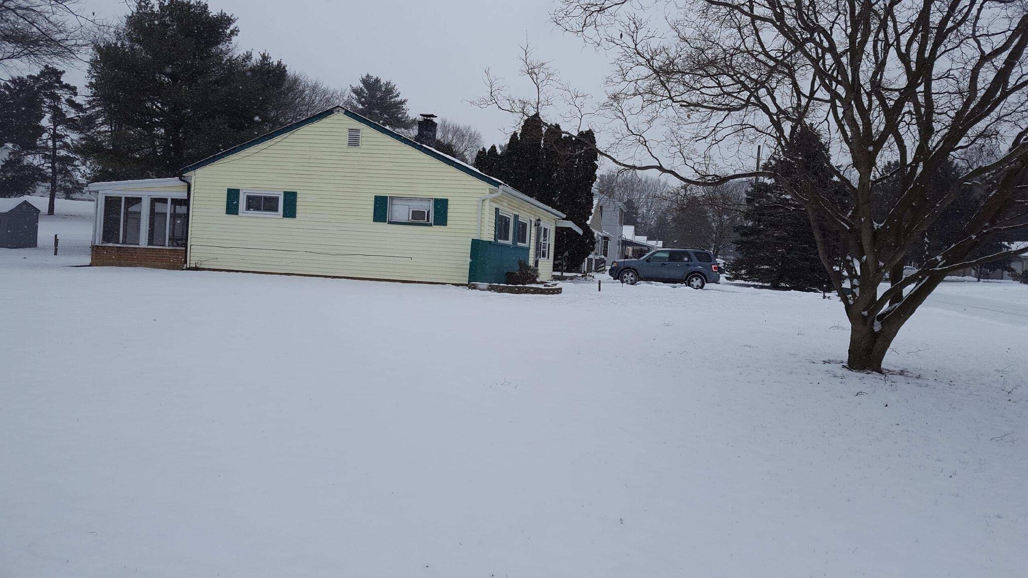 Building Photo - 2527 Valley Road