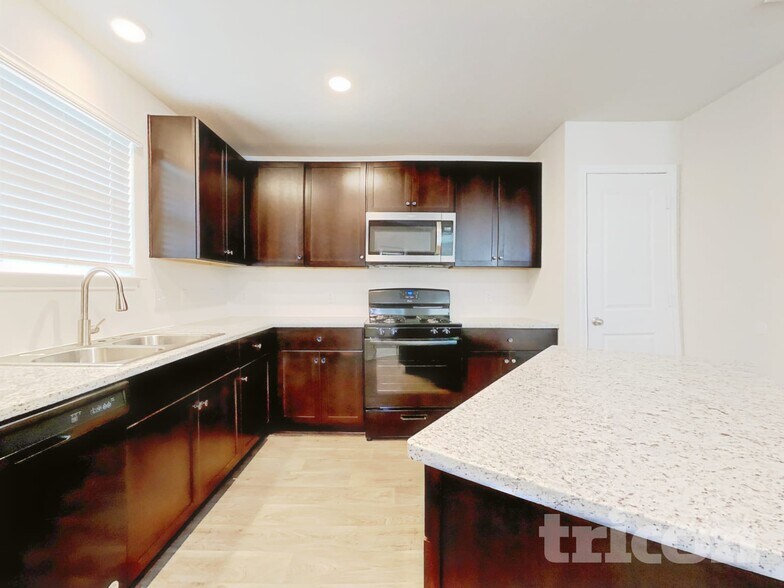 Building Photo - 15406 Shortwing