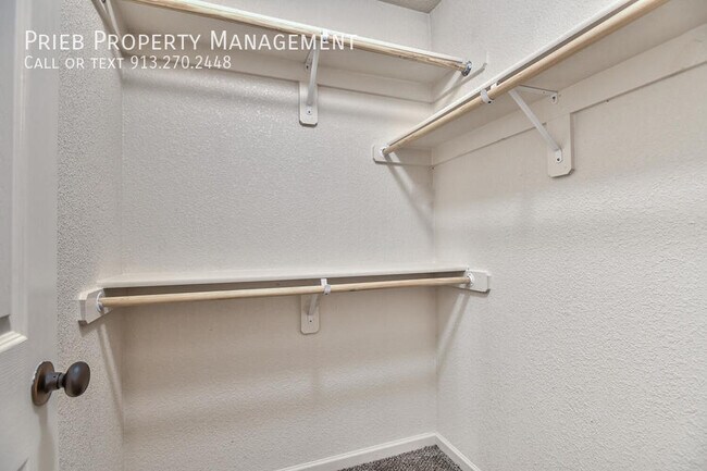 Building Photo - 310 N Ferrel St