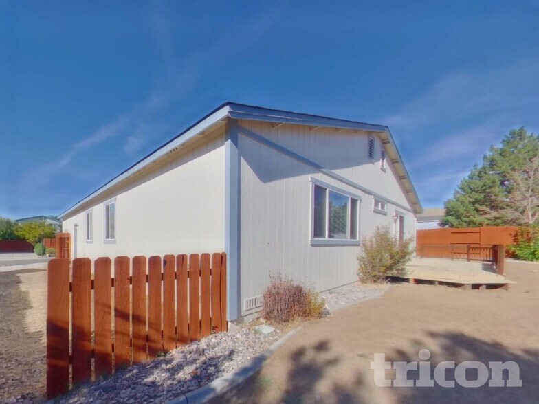 Building Photo - 17662 Clear Springs Ct