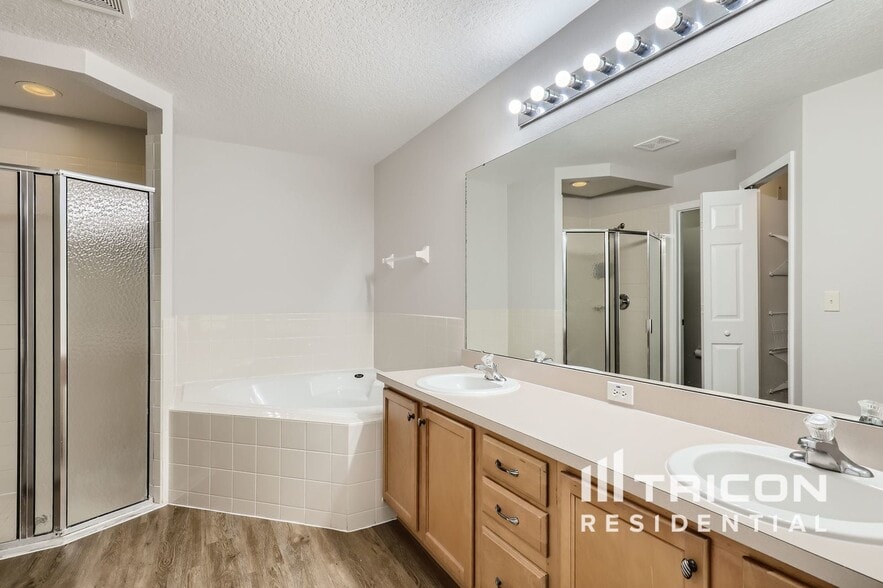Building Photo - 117 Prairie Falcon Dr