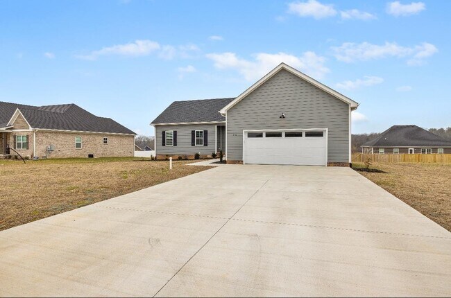 Building Photo - 1112 Andover Dr