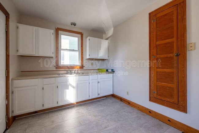 Building Photo - 2743 Steele Ave