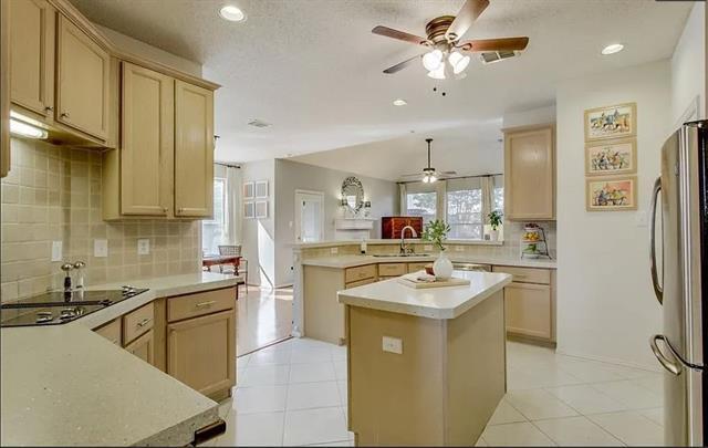 Building Photo - 120 Stonecreek Dr