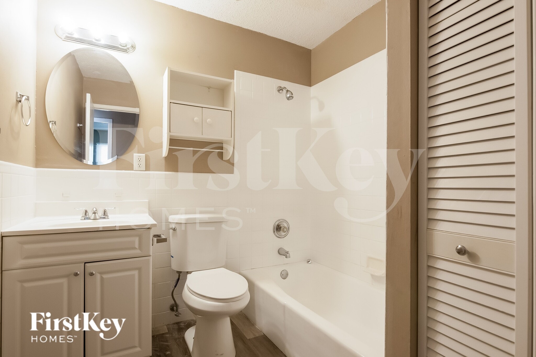 Building Photo - 9553 Winkler Dr