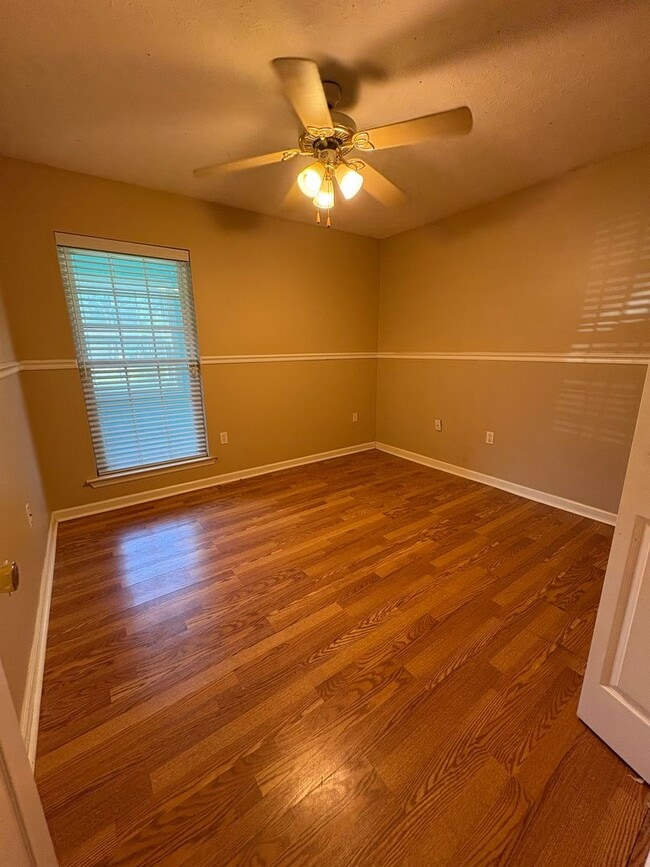 Building Photo - Spacious 3-Bedroom, 2-Bath Home!