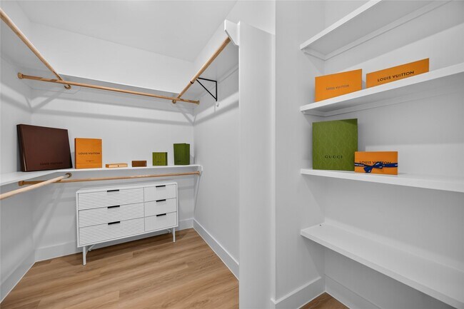 Building Photo - 316 C Walthall Dr