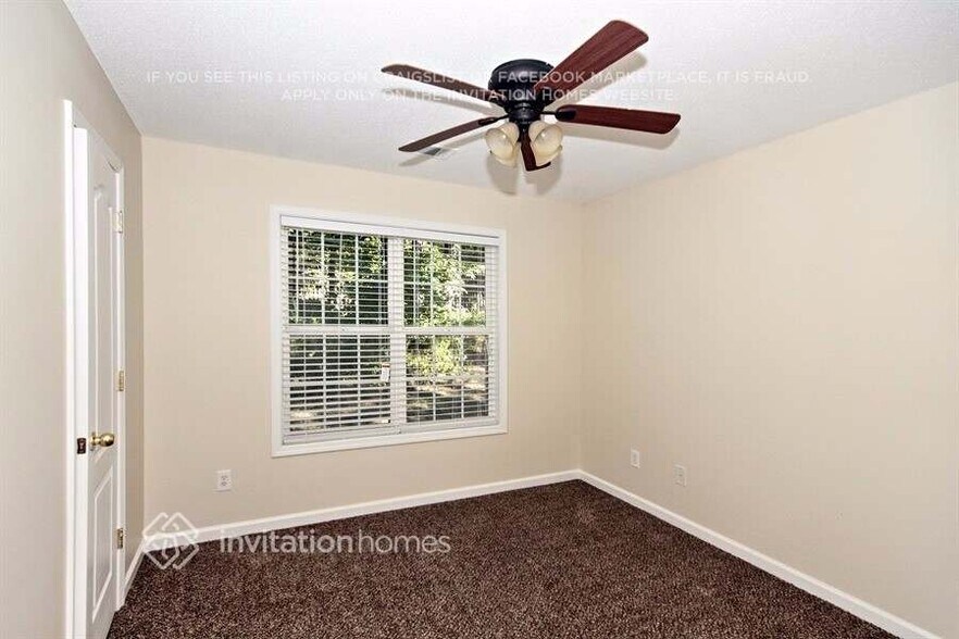 Building Photo - 3061 Ridgeview Dr