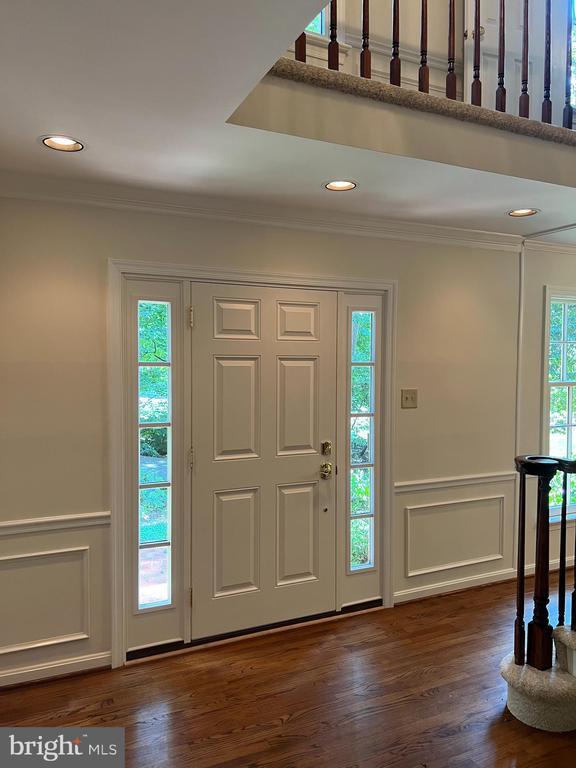 Building Photo - 10101 Alsace Ct