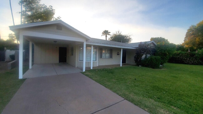 Building Photo - 4128 N 46th Pl