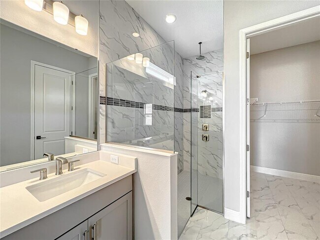 Building Photo - 13181 McMillan Dr